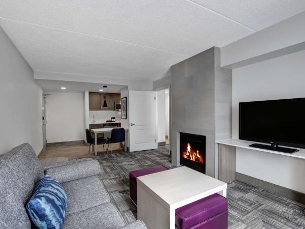 Homewood Suites by Hilton London Ontario : photo 2 de la chambre suite queen avec 2 lits queen-size et balcon