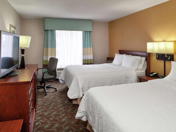 Hampton Inn & Suites by Hilton Toronto Airport : photo 3 de la chambre chambre 2 lits queen-size - non-fumeurs