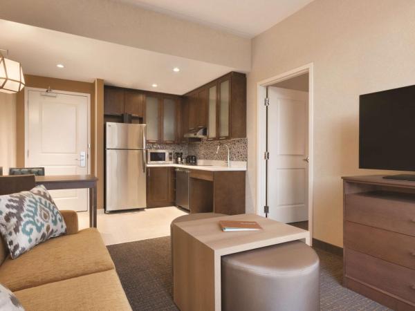 Homewood Suites by Hilton Calgary Downtown : photo 1 de la chambre chambre avec 2 lits queen-size - adaptée aux personnes à mobilité réduite/malentendantes - non-fumeurs
