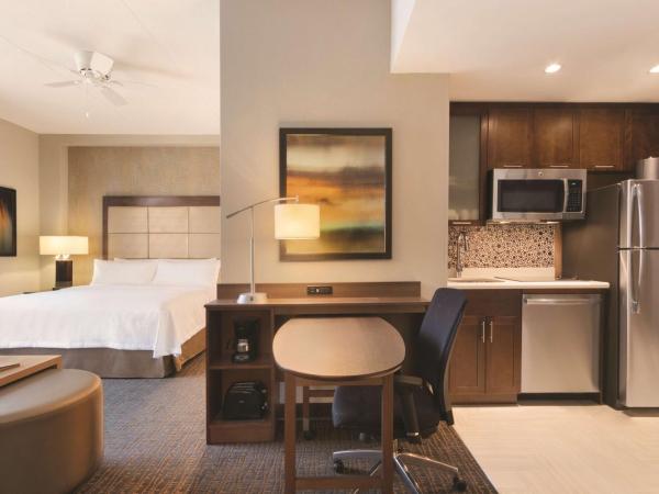 Homewood Suites by Hilton Calgary Downtown : photo 2 de la chambre suite studio lit king-size - non-fumeurs