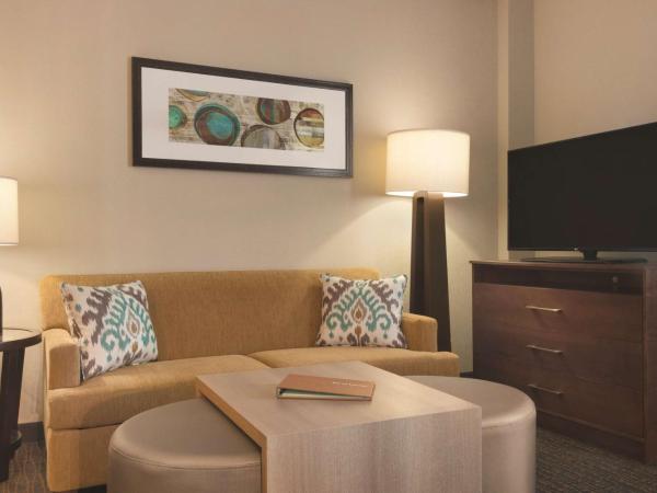 Homewood Suites by Hilton Calgary Downtown : photo 1 de la chambre suite studio lit king-size - non-fumeurs