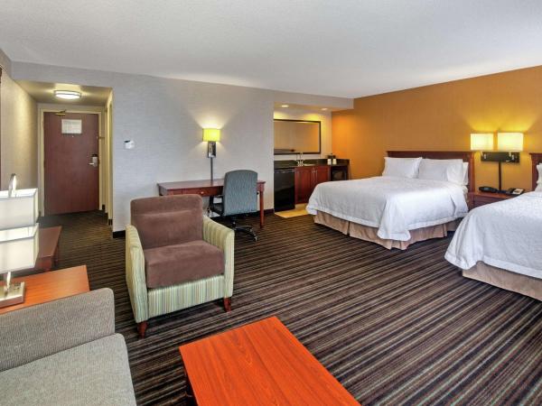 Hampton Inn & Suites by Hilton Toronto Airport : photo 7 de la chambre suite avec 2 lits queen-size - non-fumeurs