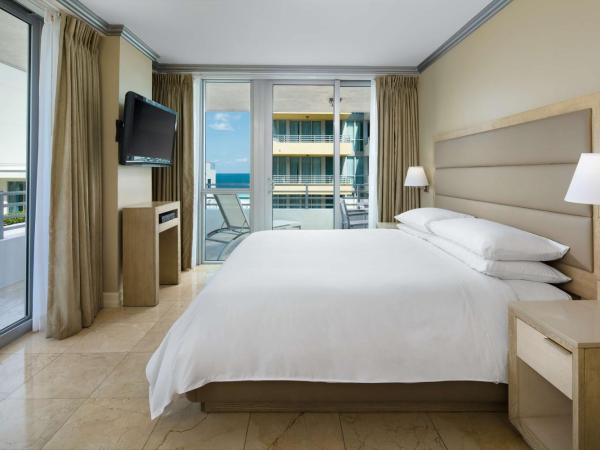 Hilton Bentley Miami/South Beach : photo 1 de la chambre suite lit king-size - accessible aux personnes à mobilité réduite