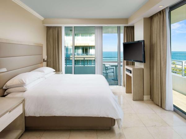 Hilton Bentley Miami/South Beach : photo 3 de la chambre suite lit king-size - accessible aux personnes à mobilité réduite