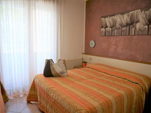 Villaggio Mare Blu : photo 10 de la chambre suite familiale