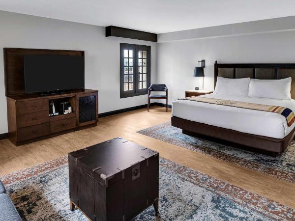 Estancia del Norte San Antonio, A Tapestry Hotel by Hilton : photo 2 de la chambre chambre d'angle lit king-size