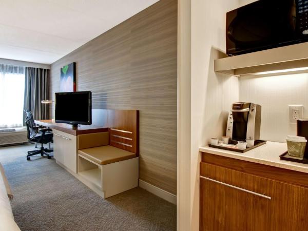 Hilton Garden Inn Toronto/Mississauga : photo 1 de la chambre chambre avec 2 grands lits queen-size