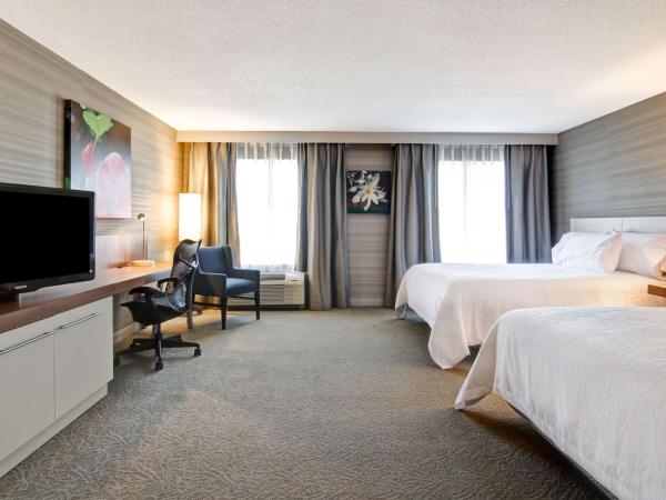 Hilton Garden Inn Toronto/Mississauga : photo 1 de la chambre suite avec 2 lits queen-size - adaptée aux personnes malentendantes