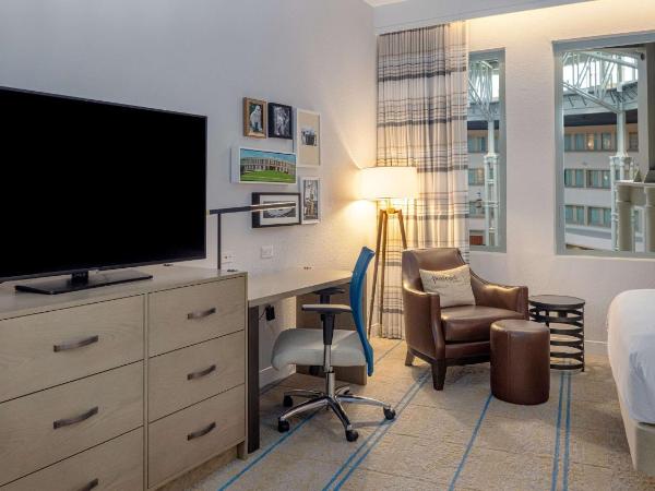 Hilton Austin Airport : photo 4 de la chambre chambre avec 2 grands lits queen-size 