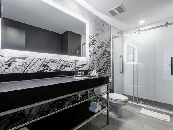DoubleTree by Hilton Quebec Resort : photo 4 de la chambre chambre lit king-size premium