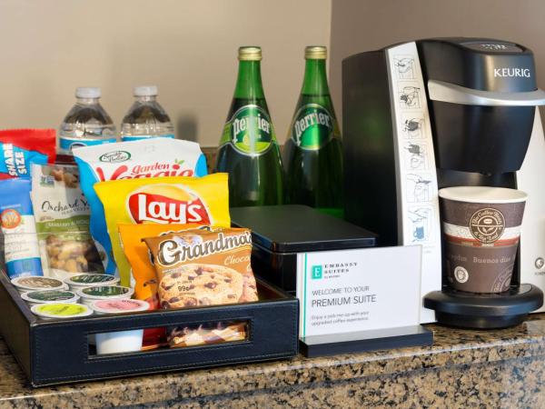 Embassy Suites by Hilton Atlanta at Centennial Olympic Park : photo 3 de la chambre suite d'angle 2 chambres avec 2 lits doubles