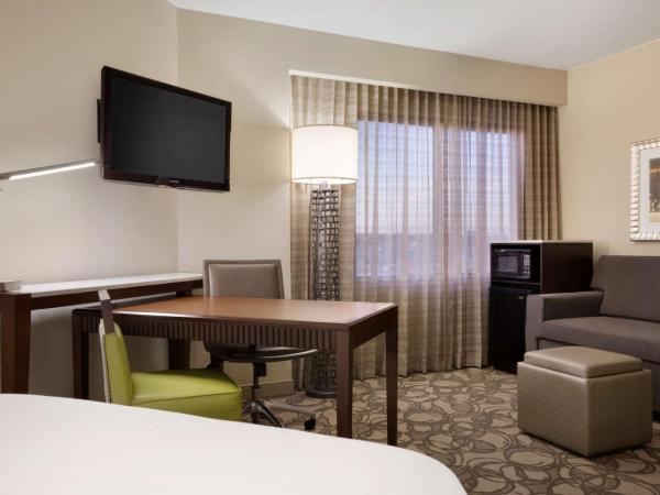 Embassy Suites San Antonio Airport : photo 2 de la chambre chambre double