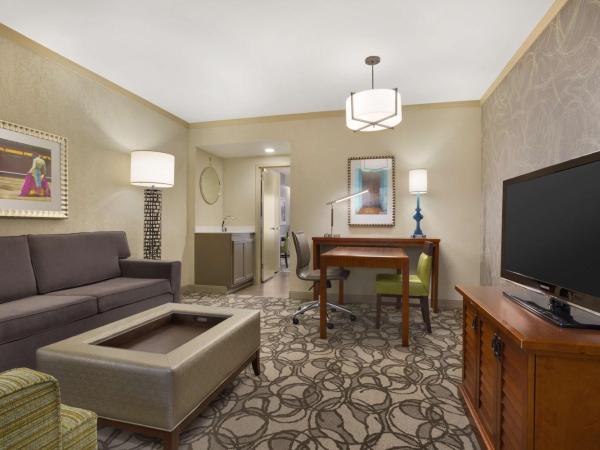 Embassy Suites San Antonio Airport : photo 5 de la chambre suite with two double beds - mobility access/non-smoking