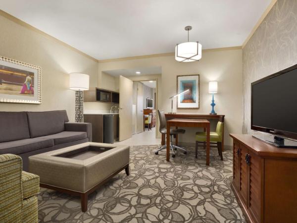 Embassy Suites San Antonio Airport : photo 5 de la chambre one-bedroom suite with two double beds - hearing accessible - non-smoking