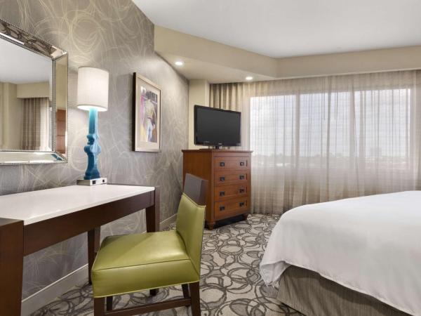 Embassy Suites San Antonio Airport : photo 2 de la chambre suite d'angle 2 pièces - non-fumeurs