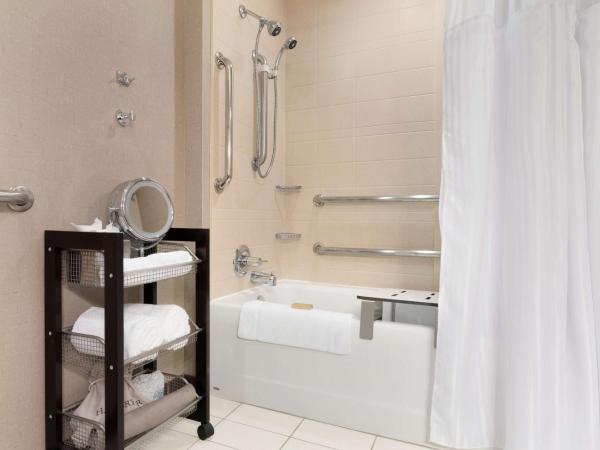 DoubleTree by Hilton Hotel Oklahoma City Airport : photo 4 de la chambre chambre lit king-size pour personnes à mobilité réduite - non-fumeurs