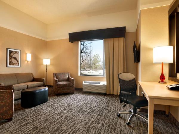 DoubleTree by Hilton Hotel Oklahoma City Airport : photo 3 de la chambre chambre lit king-size pour personnes à mobilité réduite - non-fumeurs