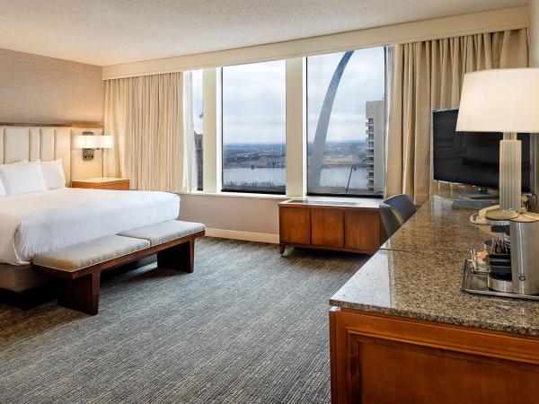 Hilton St. Louis at the Ballpark : photo 4 de la chambre chambre lit king-size exécutive en angle 