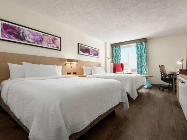Hilton Garden Inn Saskatoon Downtown : photo 1 de la chambre chambre avec 2 grands lits queen-size 