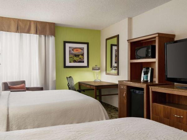 Hilton Garden Inn Saskatoon Downtown : photo 3 de la chambre chambre avec 2 grands lits queen-size 