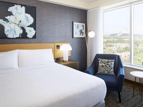 Hilton Garden Inn Montreal Midtown, Quebec, Canada : photo 3 de la chambre chambre lit king-size
