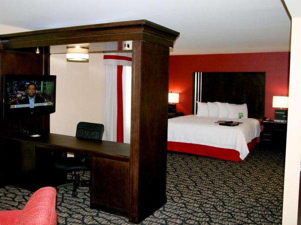 Hampton Inn & Suites Salt Lake City-University/Foothill Drive : photo 1 de la chambre suite studio lit king-size avec canapé-lit – non-fumeurs
