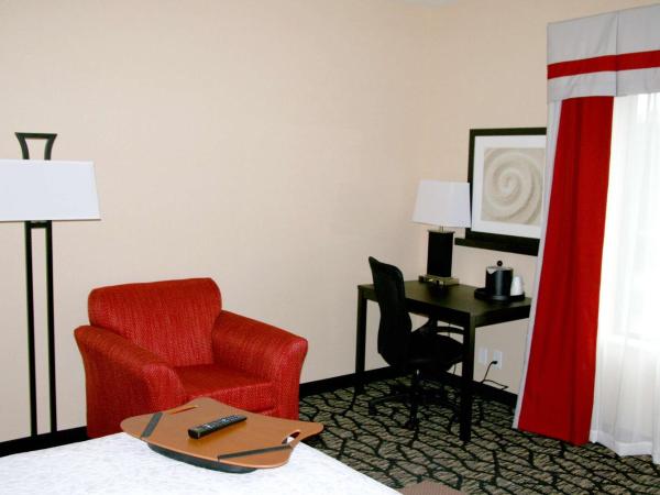Hampton Inn & Suites Salt Lake City-University/Foothill Drive : photo 2 de la chambre chambre lit king-size - adaptée aux personnes malentendantes - non-fumeurs