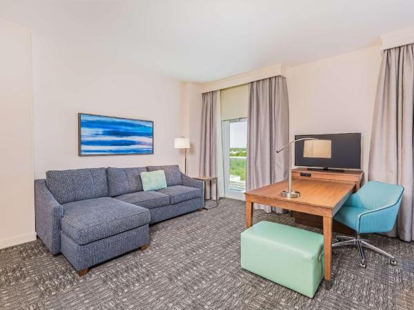 Hampton Inn & Suites Panama City Beach-Beachfront : photo 4 de la chambre queen studio with balcony and gulf/city view - non-smoking