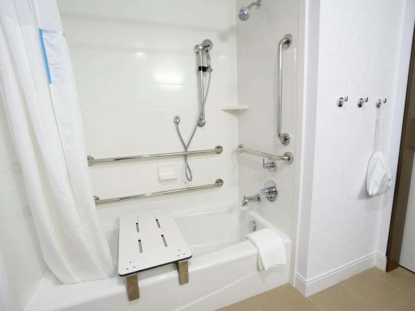 Hampton Inn & Suites Oklahoma City/Quail Springs : photo 1 de la chambre king room with sofa bed - mobility access/non-smoking