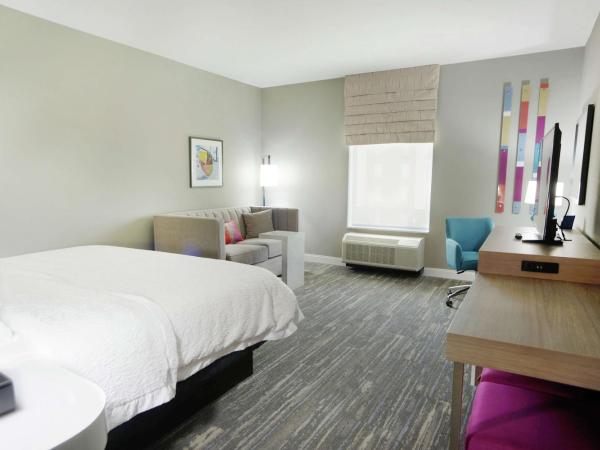 Hampton Inn & Suites Oklahoma City/Quail Springs : photo 3 de la chambre chambre lit king-size avec canapé-lit - non-fumeurs