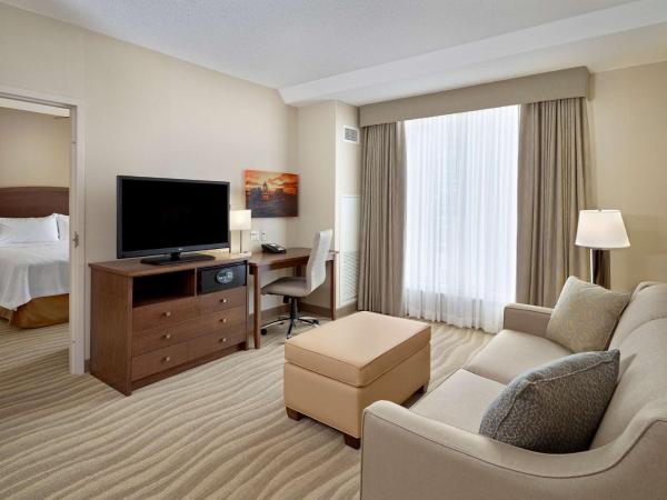 Homewood Suites by Hilton Halifax - Downtown : photo 2 de la chambre suite lit king-size - vue sur mer