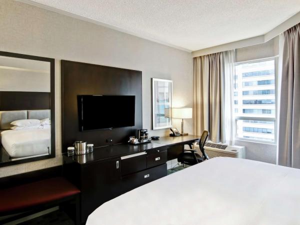 DoubleTree by Hilton Toronto Downtown : photo 1 de la chambre chambre lit queen-size 