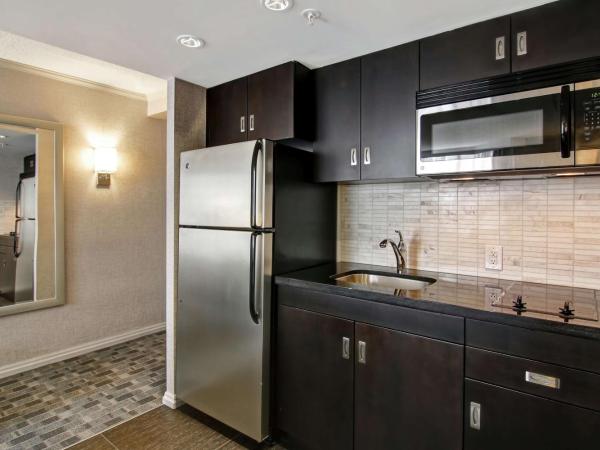 DoubleTree by Hilton Toronto Downtown : photo 4 de la chambre suite king supérieure 1 chambre 
