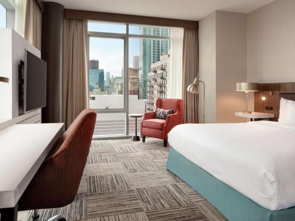 Hilton Garden Inn Chicago Downtown South Loop : photo 4 de la chambre corner king room with tub - mobility and hearing access