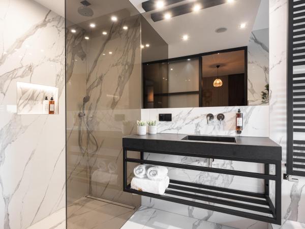 Art Suites Boutique Hotel - Krakow Center : photo 8 de la chambre suite penthouse avec jacuzzi