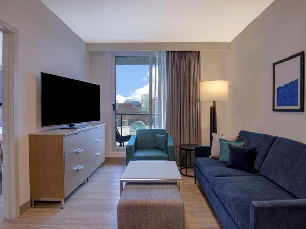 Homewood Suites By Hilton Montreal Downtown : photo 3 de la chambre chambre avec 2 lits queen-size - vue sur ville - non-fumeurs