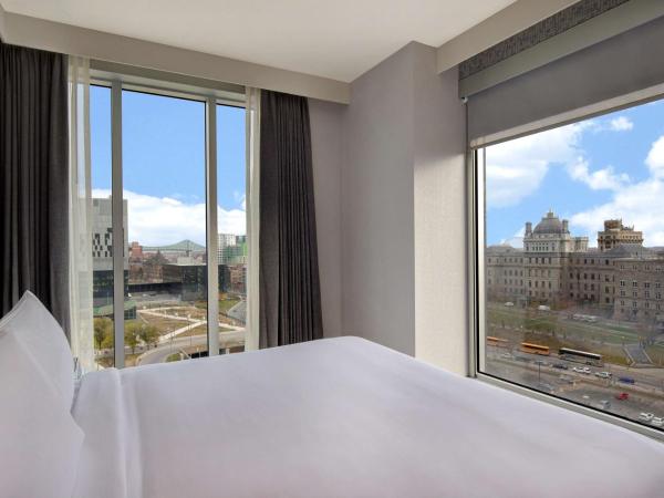 Homewood Suites By Hilton Montreal Downtown : photo 2 de la chambre suite 1 chambre lit king-size avec balcon - non-fumeurs