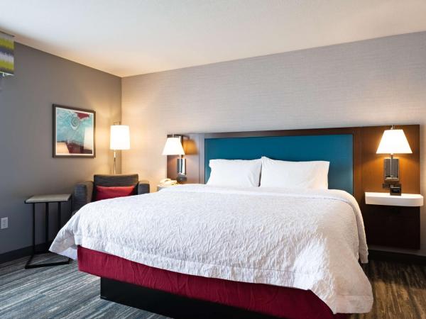 Hampton Inn & Suites Salt Lake City Airport : photo 1 de la chambre chambre lit king-size - non-fumeurs