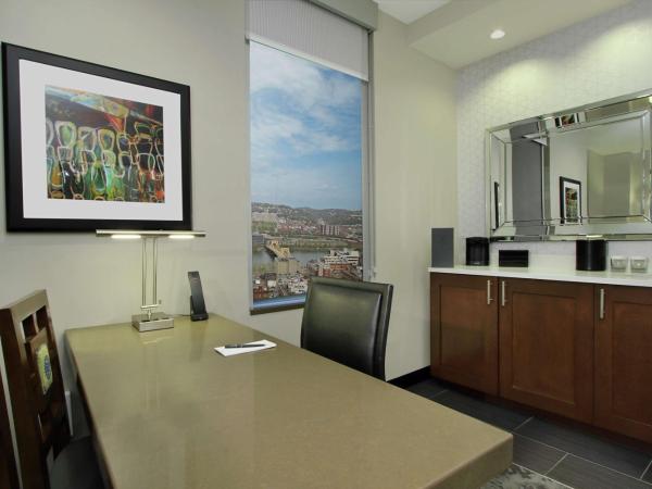 Embassy Suites Pittsburgh-Downtown : photo 6 de la chambre suite studio lit king-size