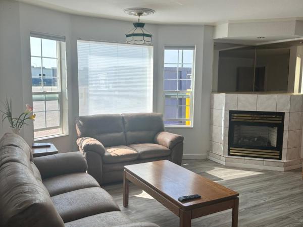 Western Budget Motel East Red Deer : photo 10 de la chambre suite familiale