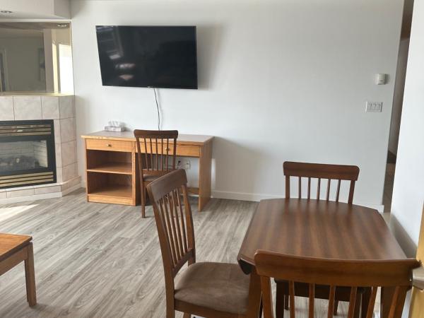 Western Budget Motel East Red Deer : photo 9 de la chambre suite familiale