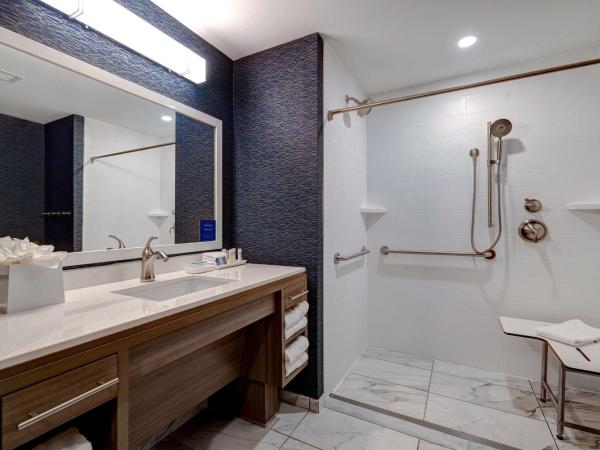 Home2 Suites By Hilton Nashville Downtown-Metrocenter : photo 10 de la chambre queen studio with roll-in shower - mobility access/non-smoking