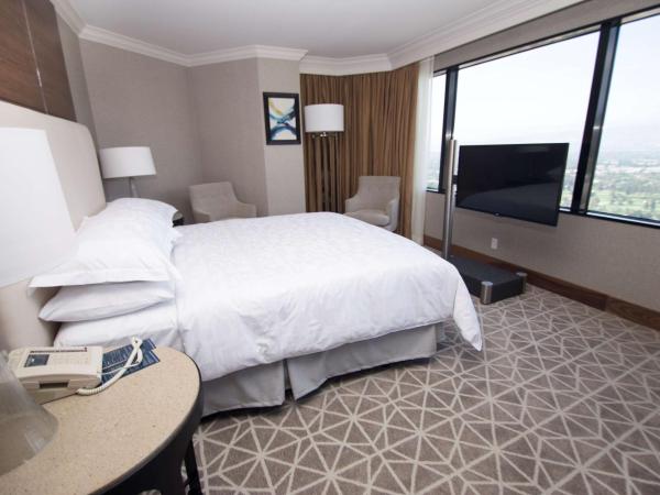 Hilton Los Angeles-Universal City : photo 2 de la chambre suite diplomatique lit king-size