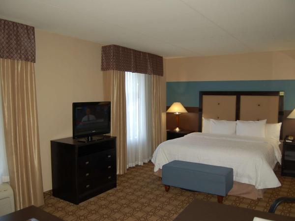 Hampton Inn & Suites Charlotte-Airport : photo 7 de la chambre suite studio lit king-size avec canapé-lit – non-fumeurs