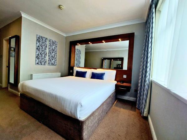 Flannery's Hotel : photo 2 de la chambre chambre lit king-size supérieure