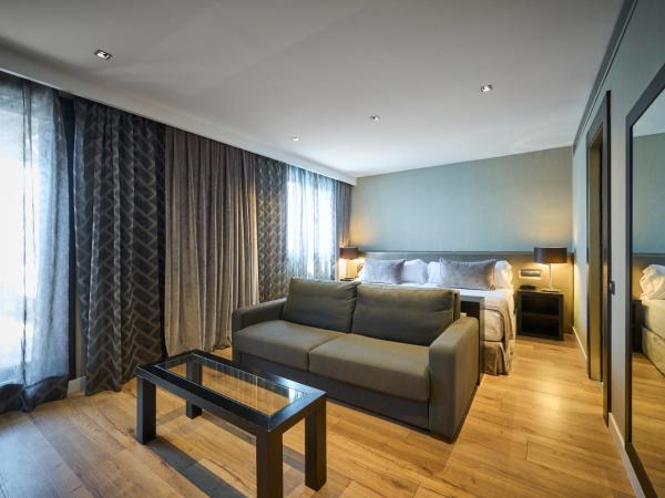 Catalonia Ramblas 4* Sup : photo 3 de la chambre suite junior avec piscine privée