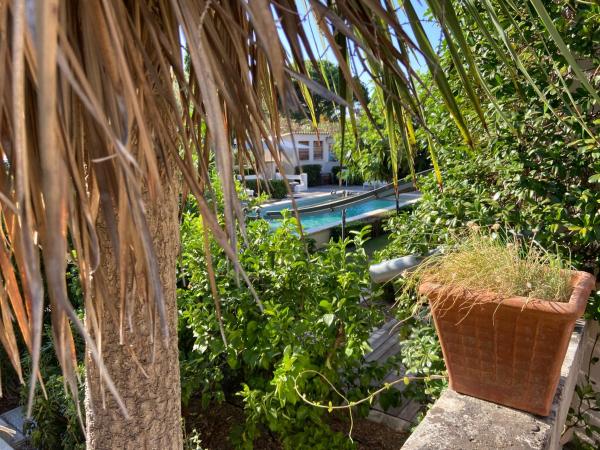 Villa La Begude - Boutique Luxury B&B : photo 3 de la chambre chambre double avec balcon 2 - vue sur piscine - 20 m²