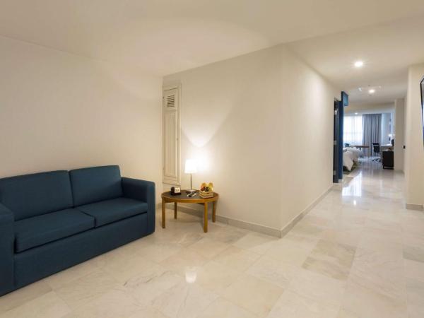 DoubleTree by Hilton Veracruz : photo 2 de la chambre suite 1 chambre avec 2 lits queen-size - vue sur plage