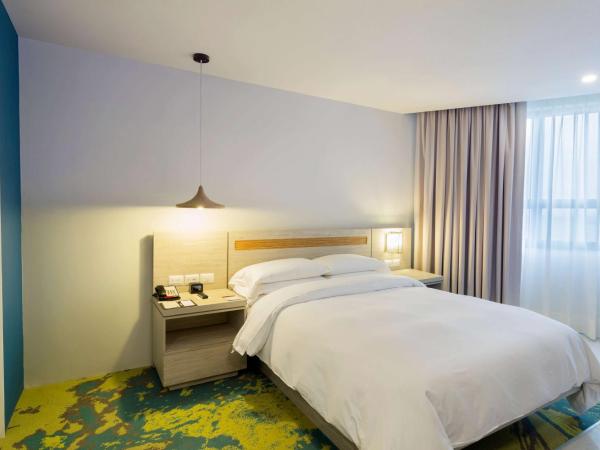 DoubleTree by Hilton Veracruz : photo 3 de la chambre chambre lit queen-size - vue sur plage