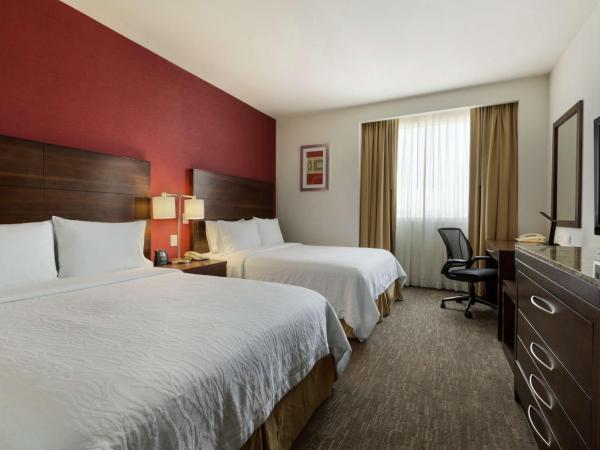Hilton Garden Inn Queretaro : photo 2 de la chambre chambre avec 2 grands lits queen-size 